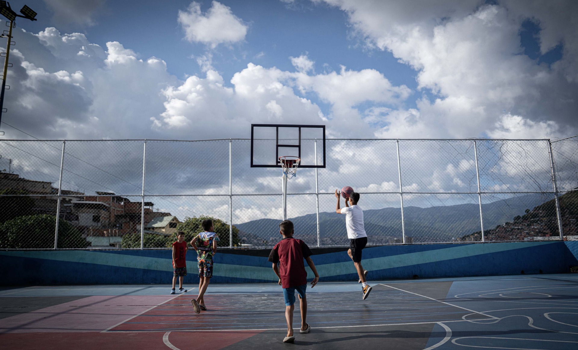  Cancha de Basquetbol en la altura de La Vega. Foto: Fernando Mercado