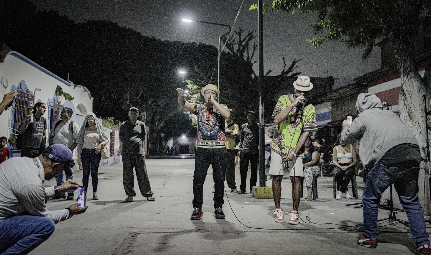 Black 7 Rapeando en la calle de la Plaza de la Cultura