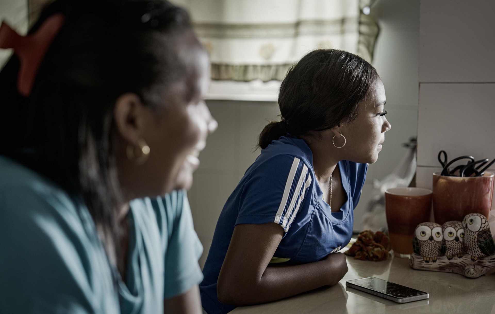 Amarilis y su hija Guaiquirea en el barrio Kai Kashi