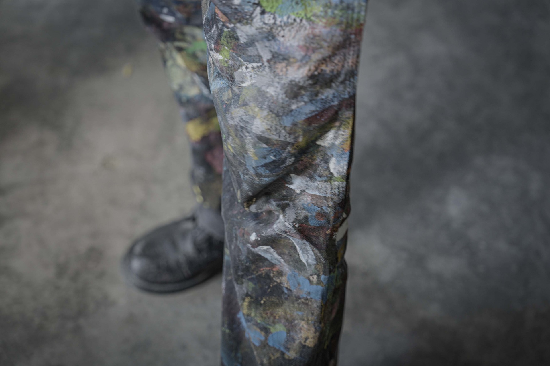 Víctor Medina, hasta su pantalón de rutina es una obra de arte