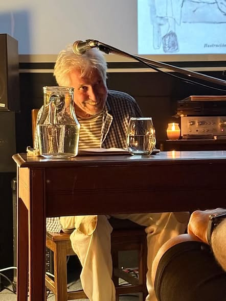 Momento de la charla de Luis Altamira en Alta Gracia