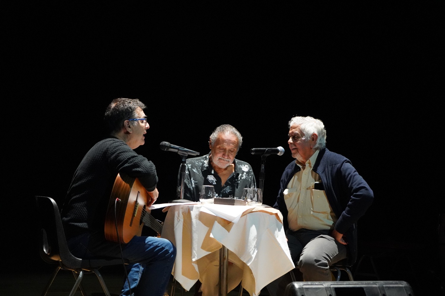 Tito Acevedo, flanqueado por Mario Díaz y Chiquito Catramboni (ph: Juanjo Coronell)