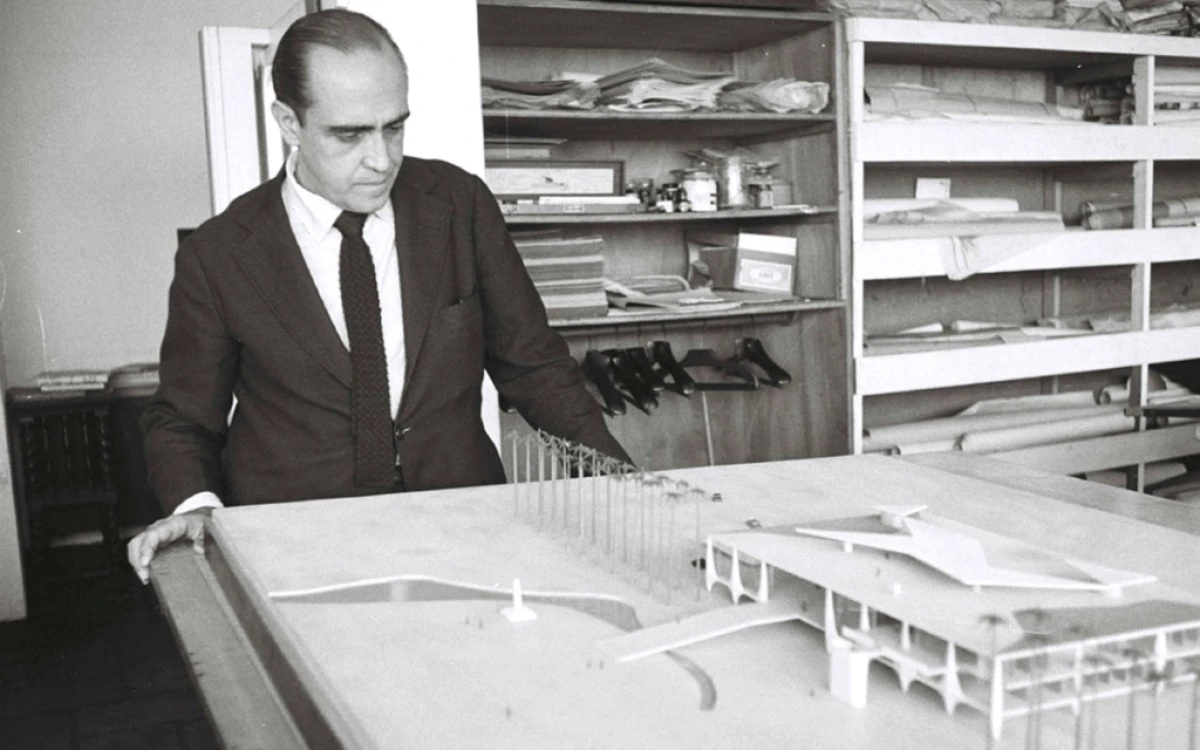 Osar Niemeyer